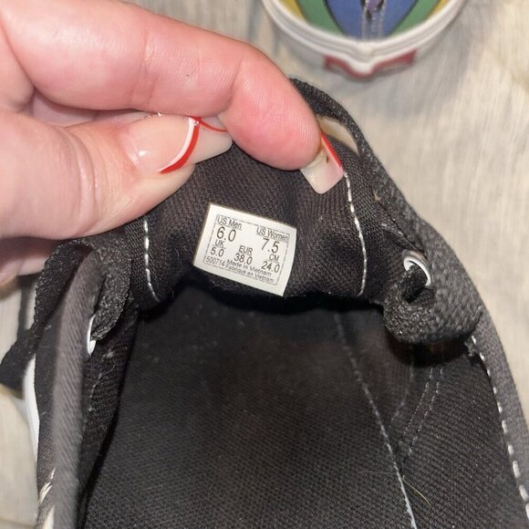 Vans Authentic Refract Rainbow Athletic Skate Sneakers Women’s 7.5 Men’s 6 - Picture 8 of 8